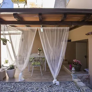 With Garden And Free Parking Appartement Pula