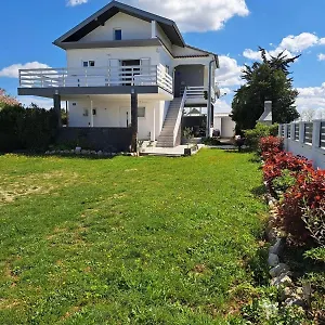 https://apartmani-fulir.hotelinzadar.com